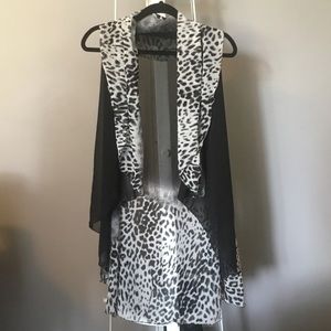 Sheer print vest/shawl